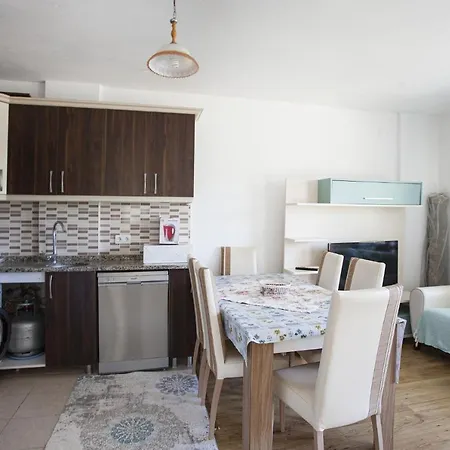 House W Balcony And Garden 1 Min To In 公寓